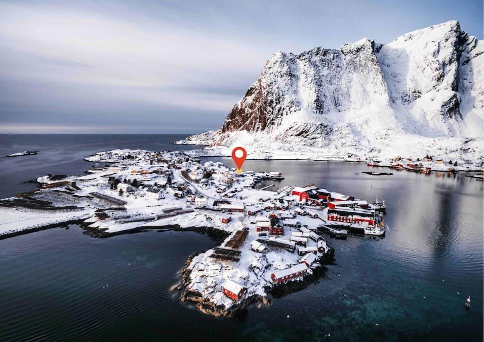 Reine Front View - Mountain & Seaview Exterior foto