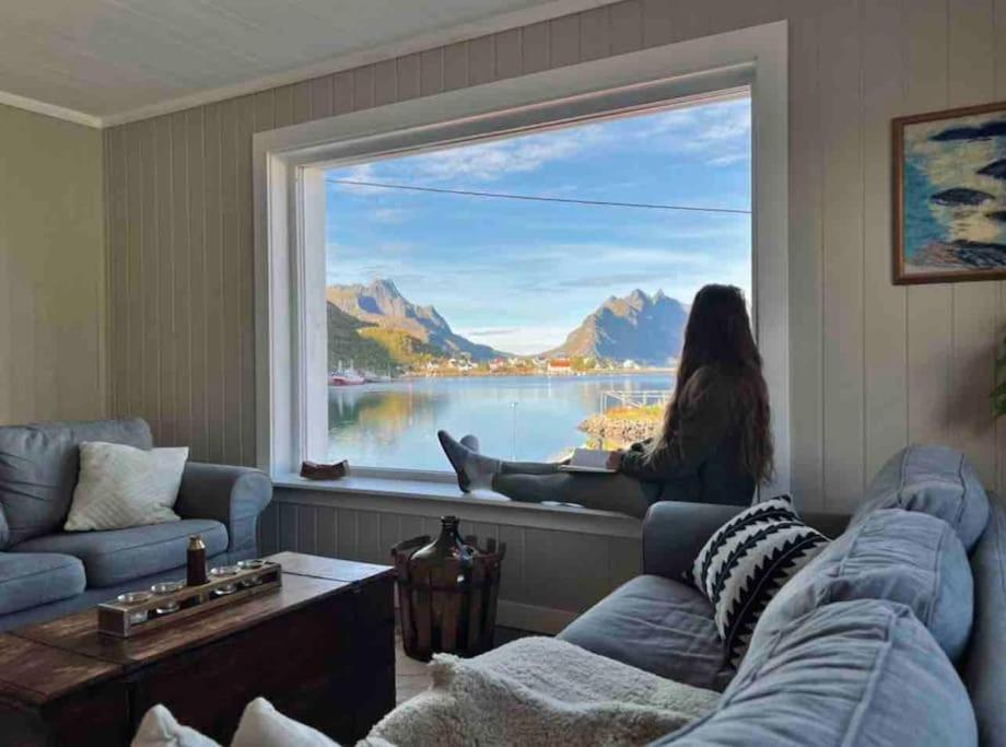Reine Front View - Mountain & Seaview Exterior foto