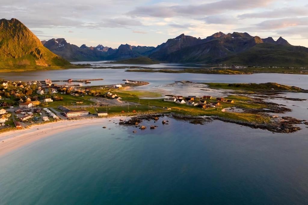 Reine Front View - Mountain & Seaview Exterior foto
