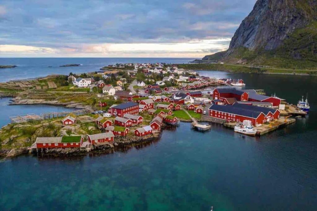 Reine Front View - Mountain & Seaview Exterior foto